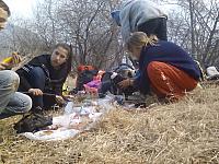 Дети на привале около реки Харитоновки